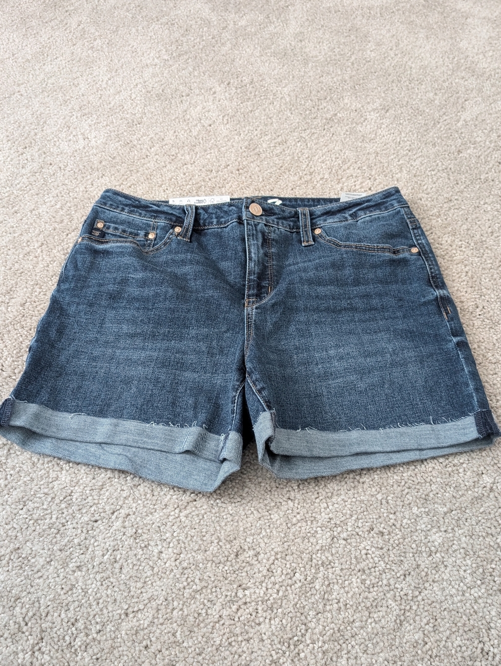 NWT Seven7 Weekend Short Cuffed Hem Denim Short 10